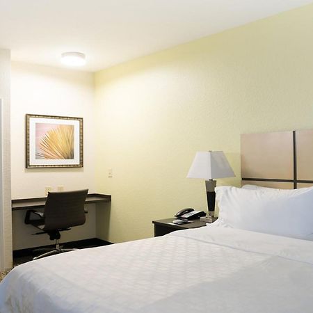 Candlewood Suites Bay City By Ihg Buitenkant foto