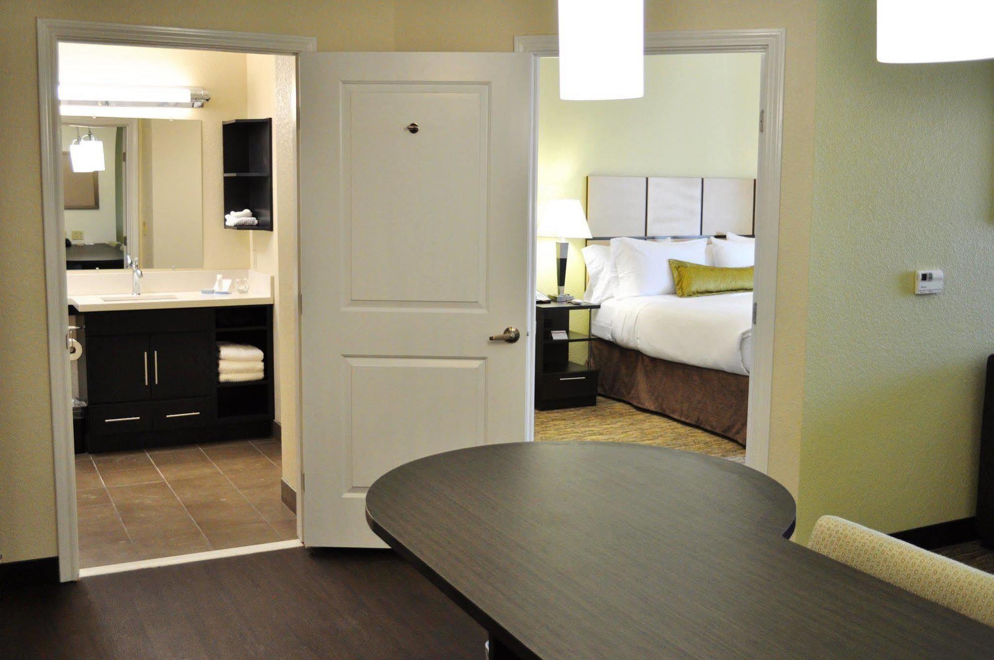 Candlewood Suites Bay City By Ihg Buitenkant foto