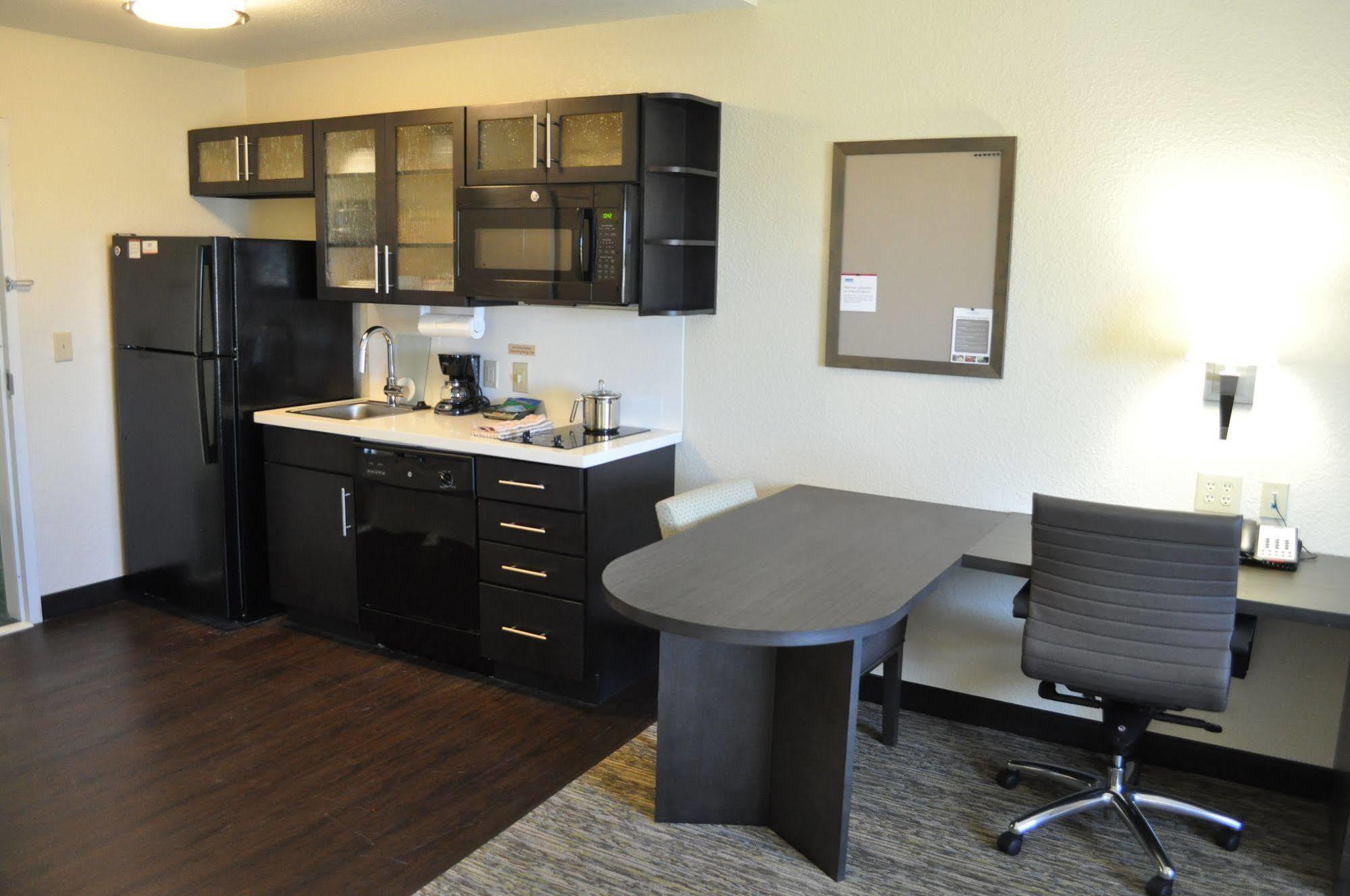 Candlewood Suites Bay City By Ihg Buitenkant foto